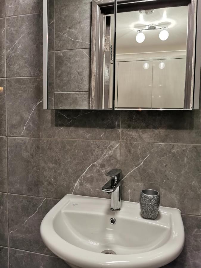 Palaz 2 - 2 Bedroom Flat Edmonton Dış mekan fotoğraf