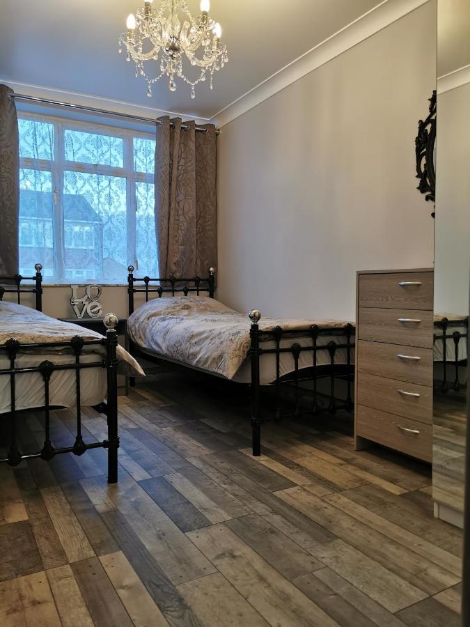 Palaz 2 - 2 Bedroom Flat Edmonton Dış mekan fotoğraf