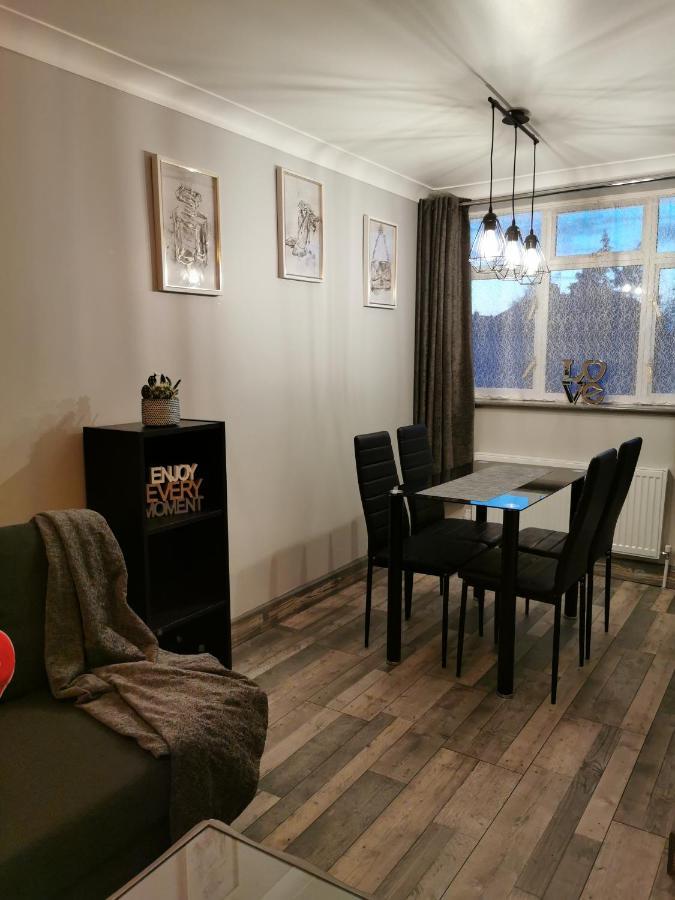 Palaz 2 - 2 Bedroom Flat Edmonton Dış mekan fotoğraf