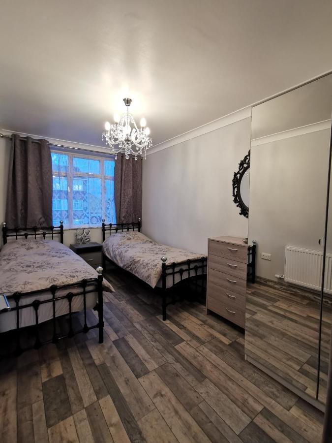 Palaz 2 - 2 Bedroom Flat Edmonton Dış mekan fotoğraf