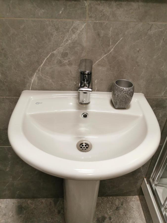 Palaz 2 - 2 Bedroom Flat Edmonton Dış mekan fotoğraf