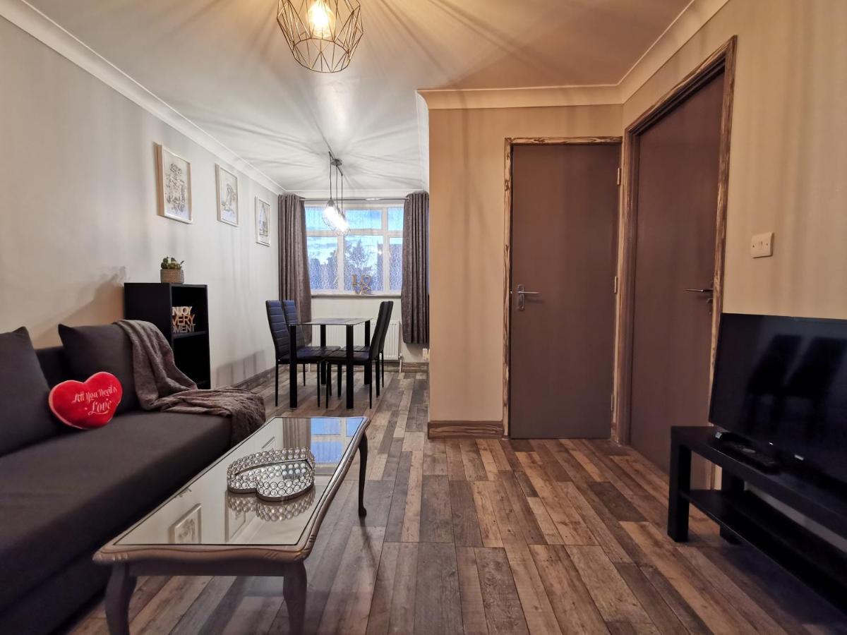 Palaz 2 - 2 Bedroom Flat Edmonton Dış mekan fotoğraf